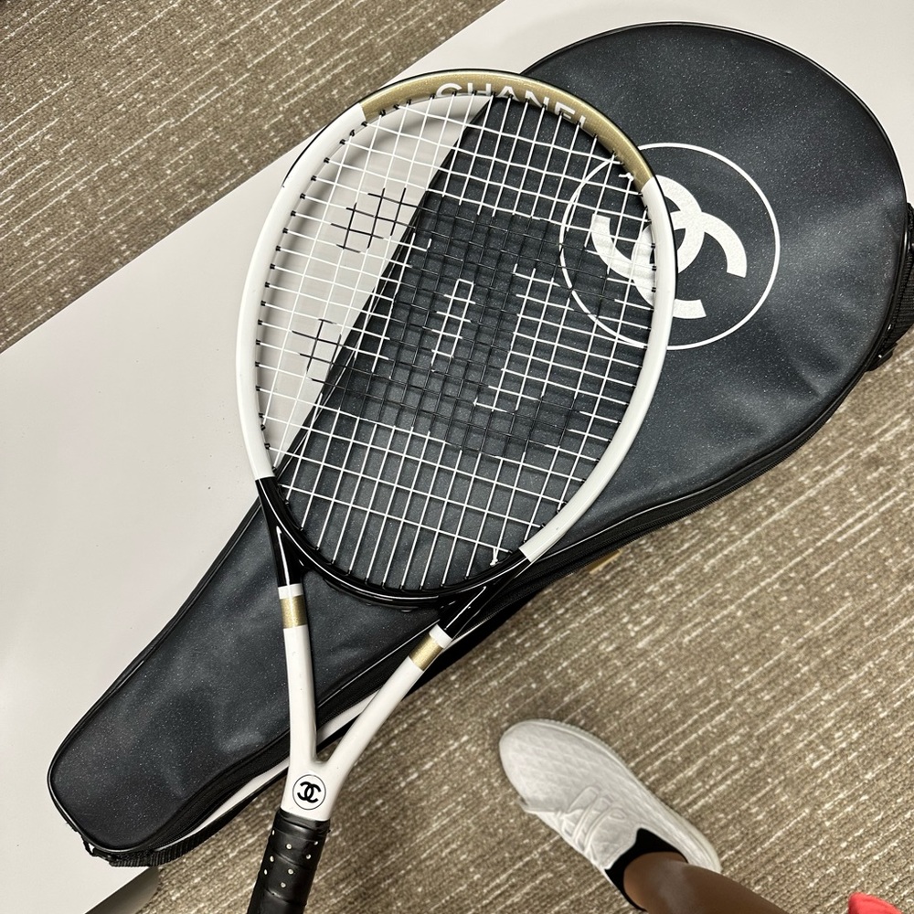 Standard 27in racket, balanced at both ends, plays light.Beautiful craftsmanship